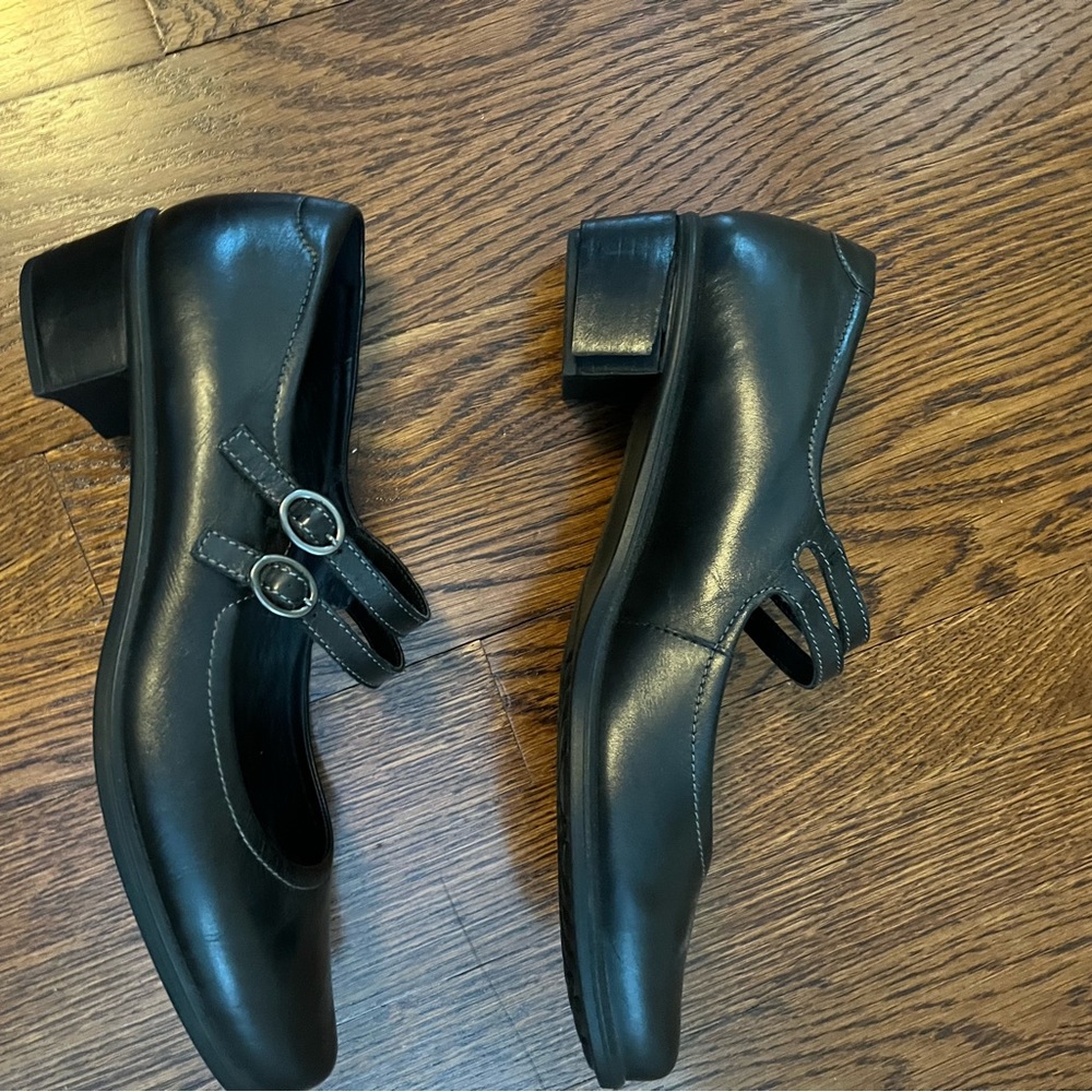 Ecco brand shoes.  Like new condition  size 42 EUR (size 11 US)